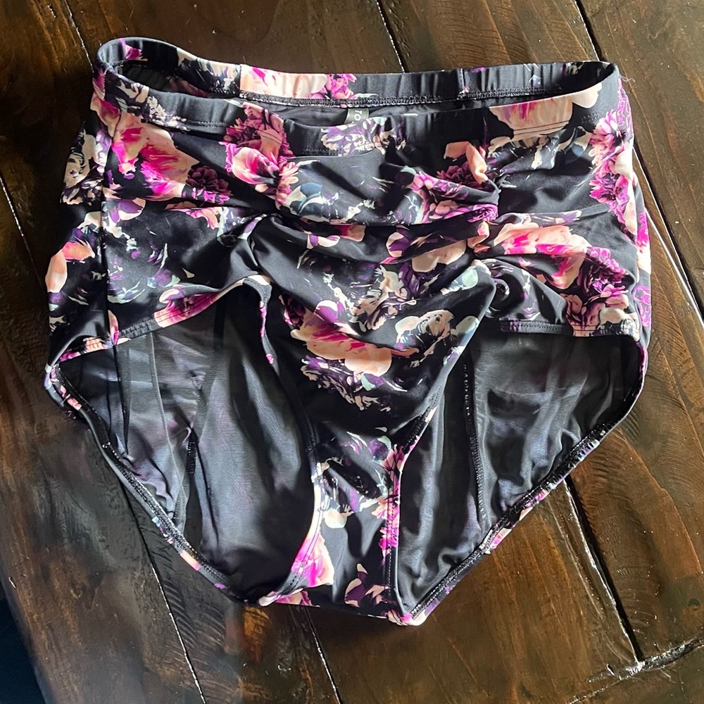 Torrid size 0 floral bikini bottoms
